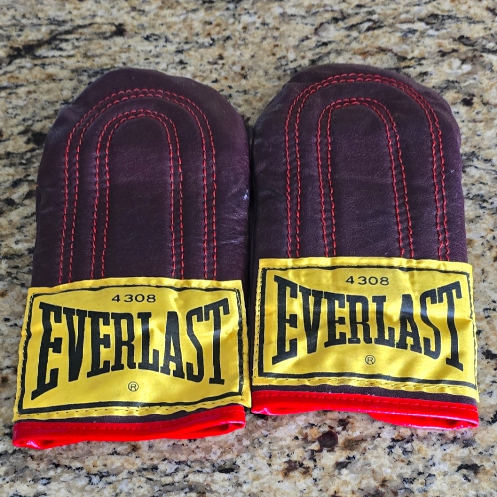 Everlast Vintage Boxing Mitts gloves size Medium Collectors Item-Rare